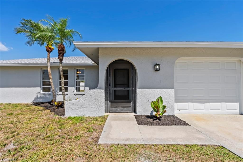 6874 Carmelle Dr Property Photo 2