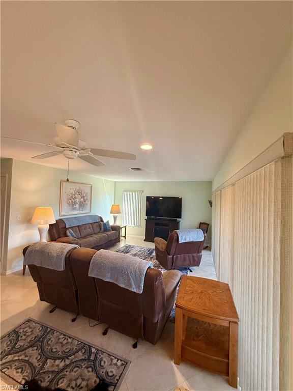 4802 Lakewood Blvd Property Photo 5
