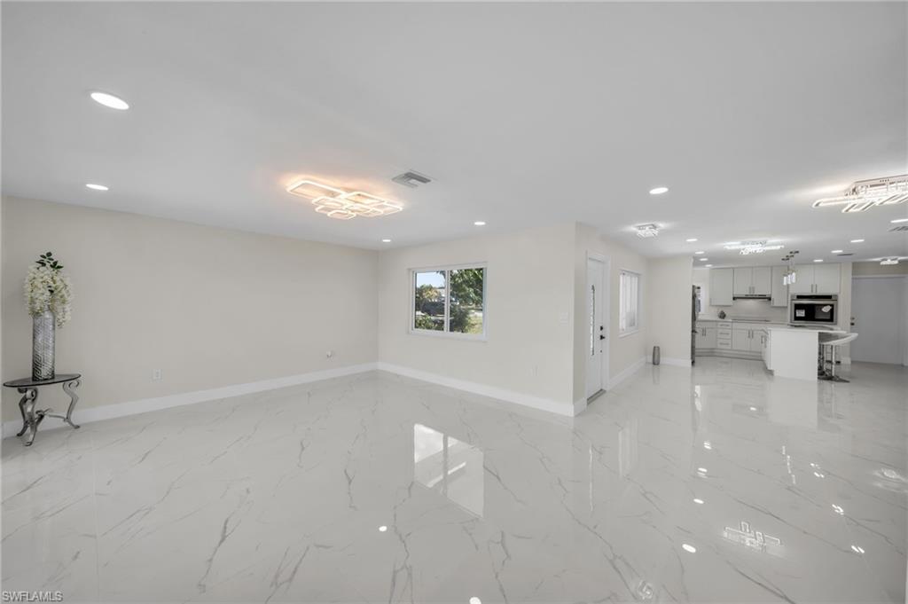 2106 E Tobago Cir Property Photo 13