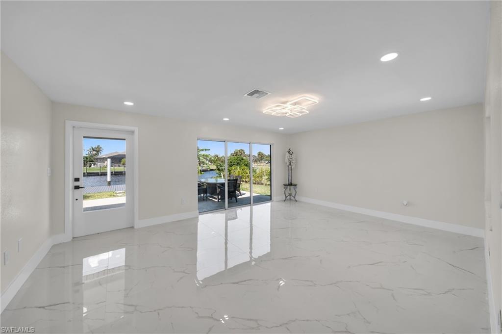 2106 E Tobago Cir Property Photo 14