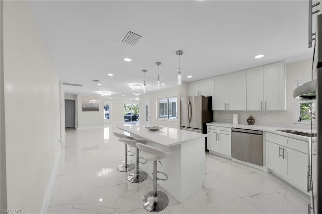 2106 E Tobago Cir Property Photo 18