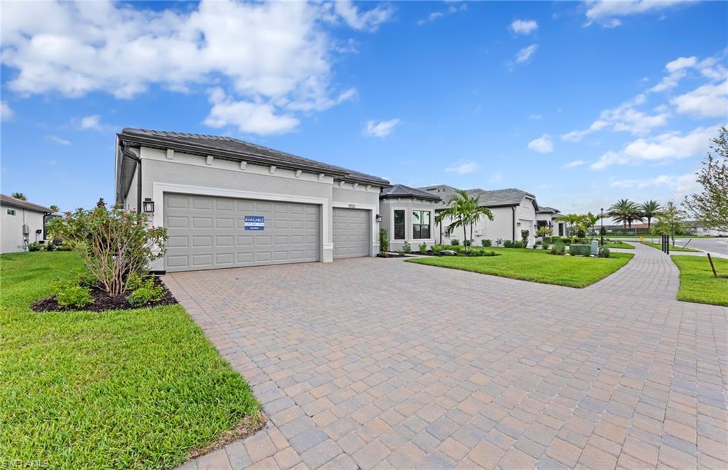 1933 Don Benito Way Property Photo 4
