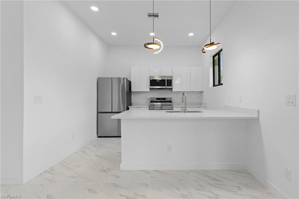 710 Eisenhower Blvd Property Photo 14
