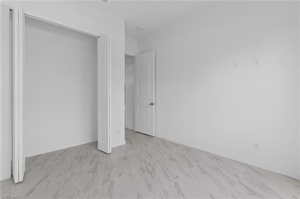 710 Eisenhower Blvd Property Photo 24