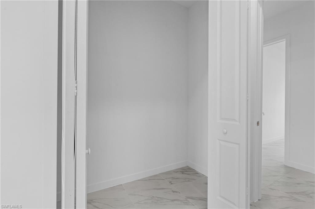 710 Eisenhower Blvd Property Photo 25