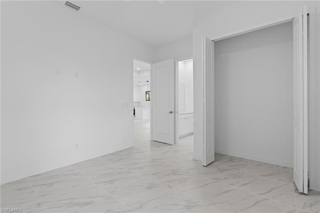 710 Eisenhower Blvd Property Photo 27