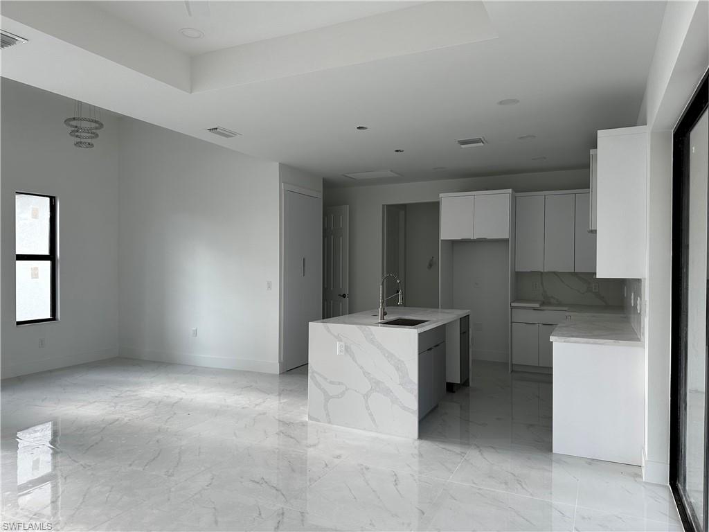 1310 Acacia Ave Property Photo 9