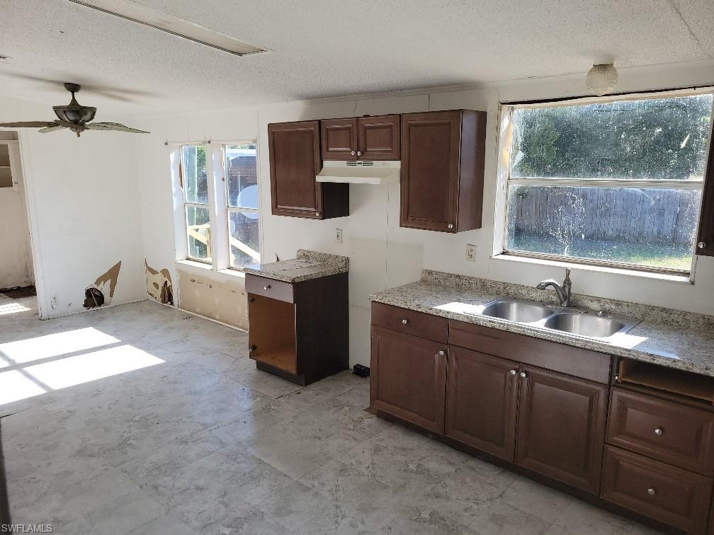 8239 Tolles Dr Property Photo 3