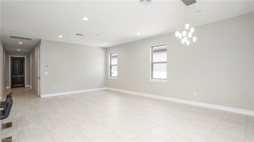 16440 Aberdeen Way Property Photo 7