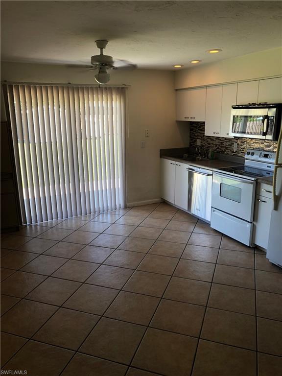 571-575 99th Ave N Property Photo 9