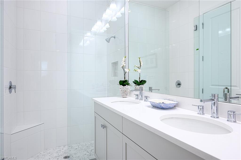 7251 Saona Ct Property Photo 17