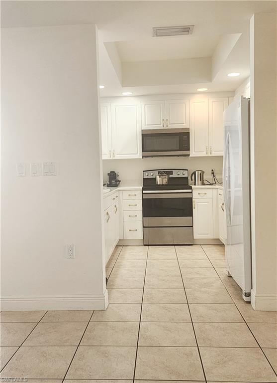 2090 W 1st St # J410 Property Photo 9