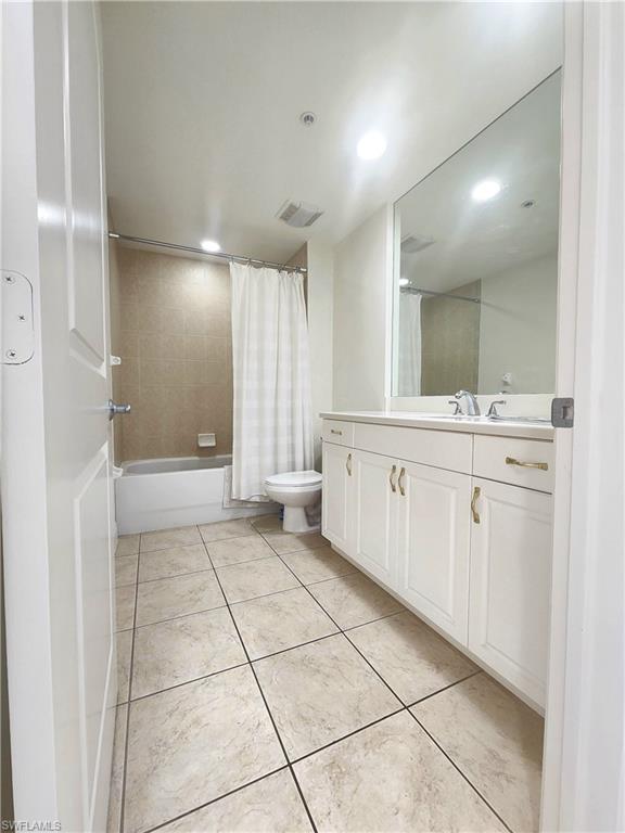 2090 W 1st St # J410 Property Photo 11