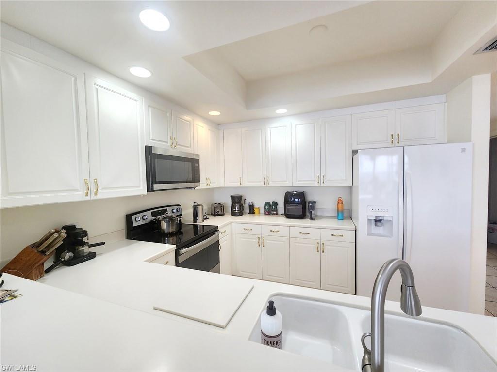 2090 W 1st St # J410 Property Photo 13