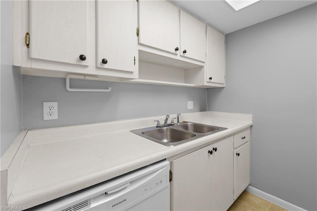 1849 Maravilla Ave # C10 Property Photo 7