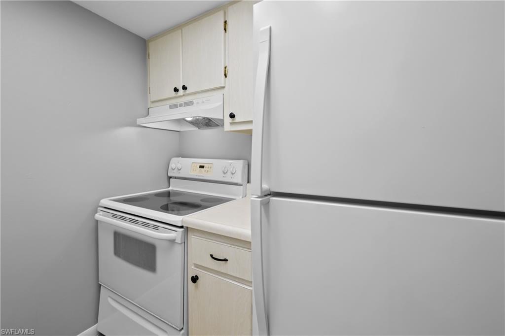 1849 Maravilla Ave # C10 Property Photo 8