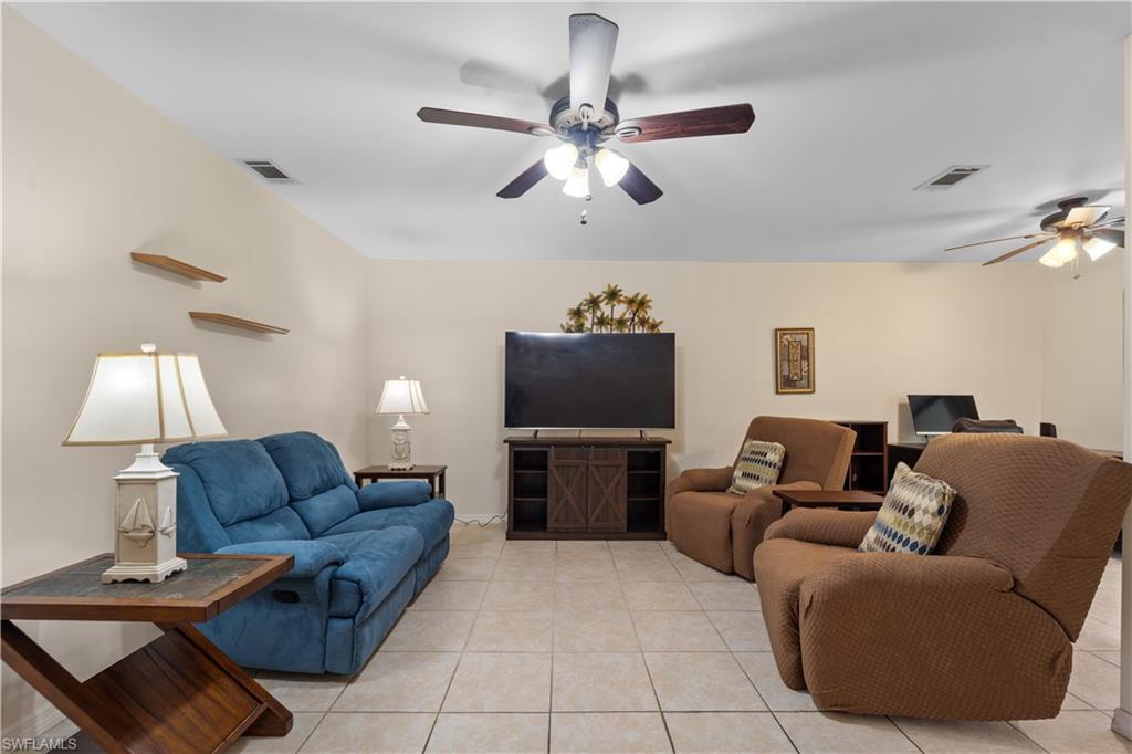 8256 Charter Club Cir # 5 Property Photo 4