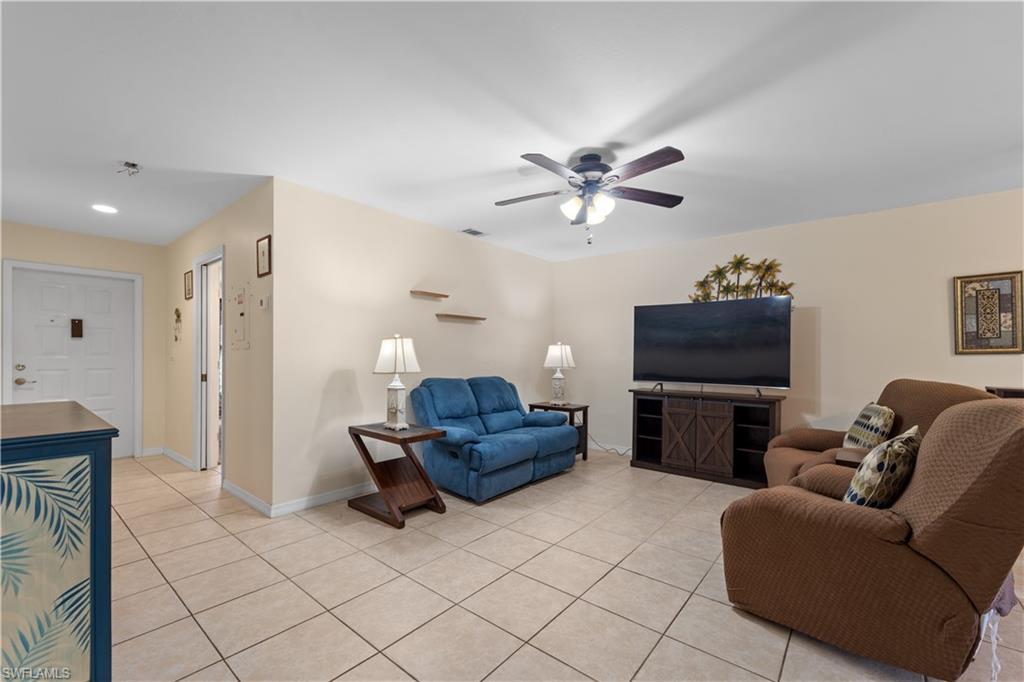 8256 Charter Club Cir # 5 Property Photo 6