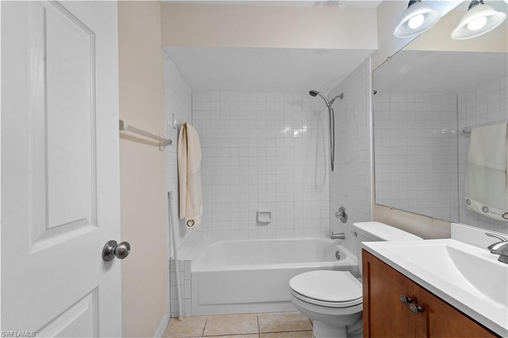 8256 Charter Club Cir # 5 Property Photo 21