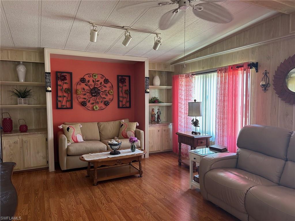 196 Palm Harbor Dr Property Photo 11