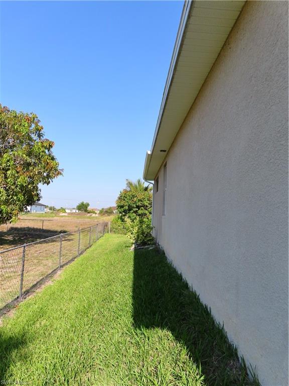 802 Felix Ave N Property Photo 4