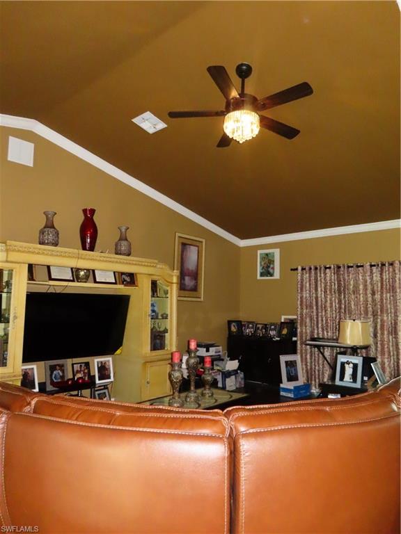 802 Felix Ave N Property Photo 10