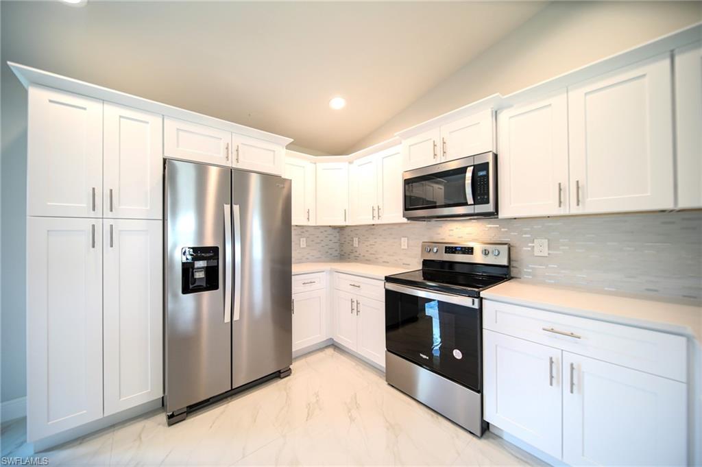 1126 Bari St E Property Photo 5