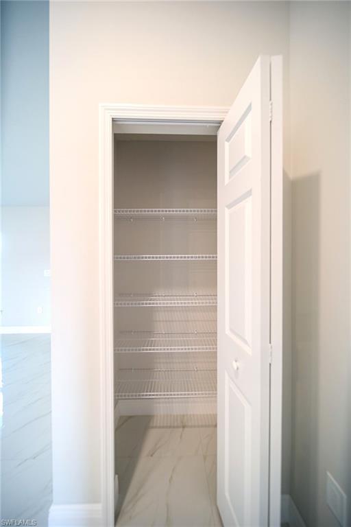 1126 Bari St E Property Photo 19