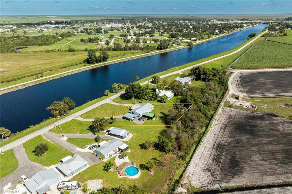2099 River Rd Property Photo