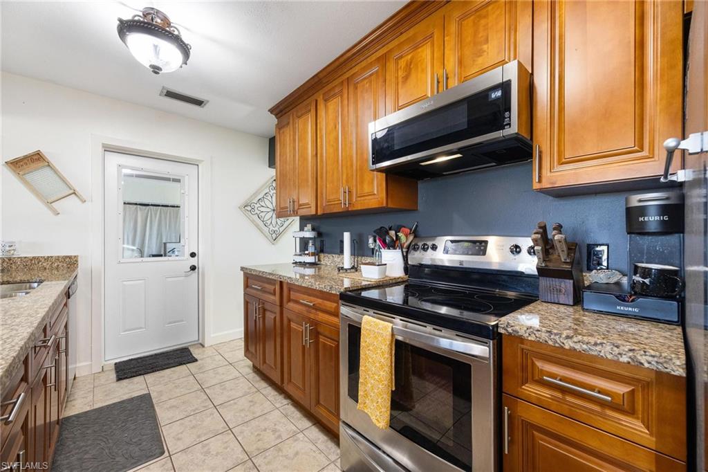 2099 River Rd Property Photo 11