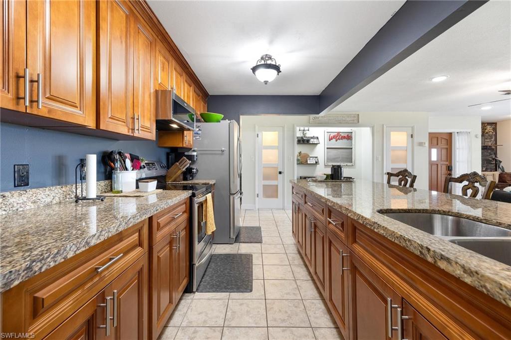 2099 River Rd Property Photo 12