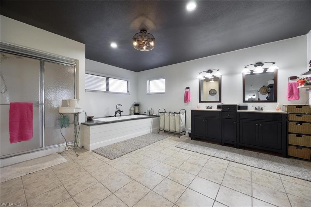 2099 River Rd Property Photo 17