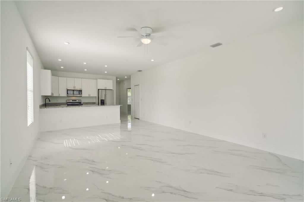 3306 56th St W Property Photo 10