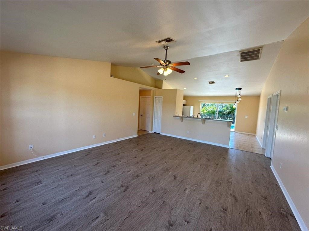 2718 Nw 5th St Property Photo 3