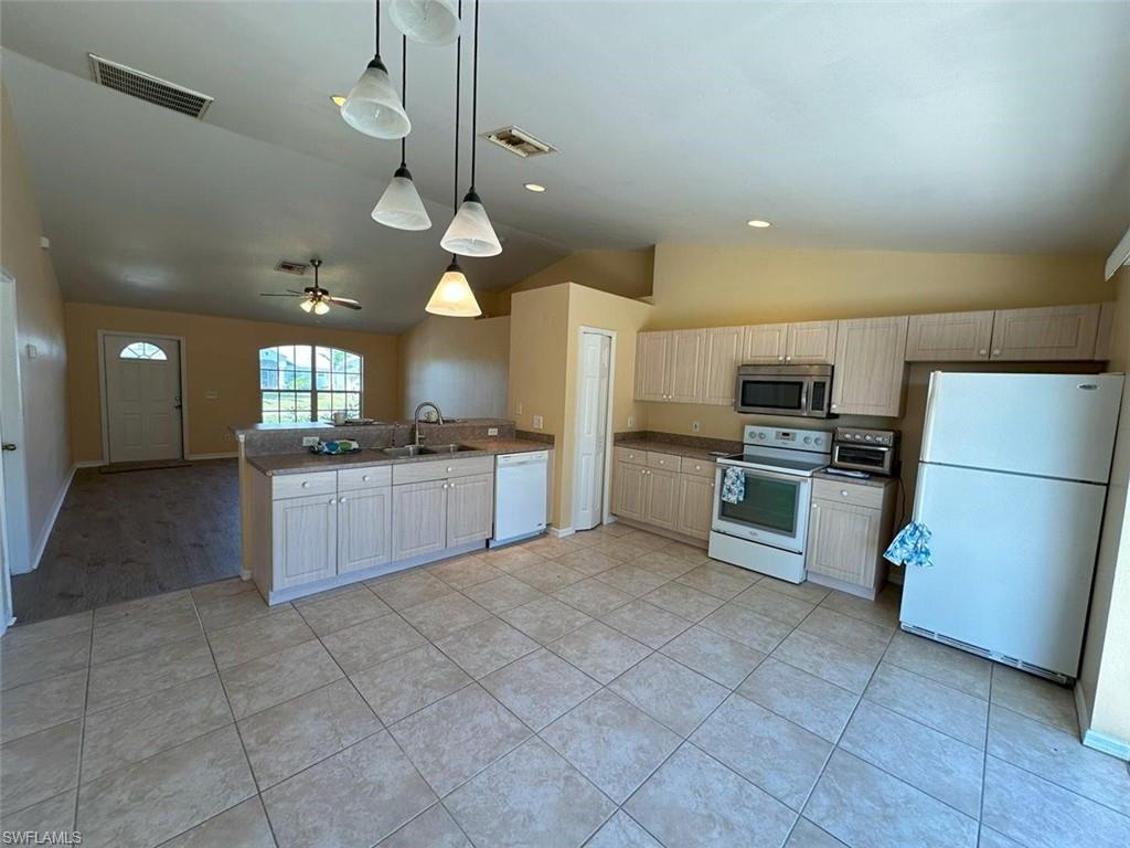 2718 Nw 5th St Property Photo 5