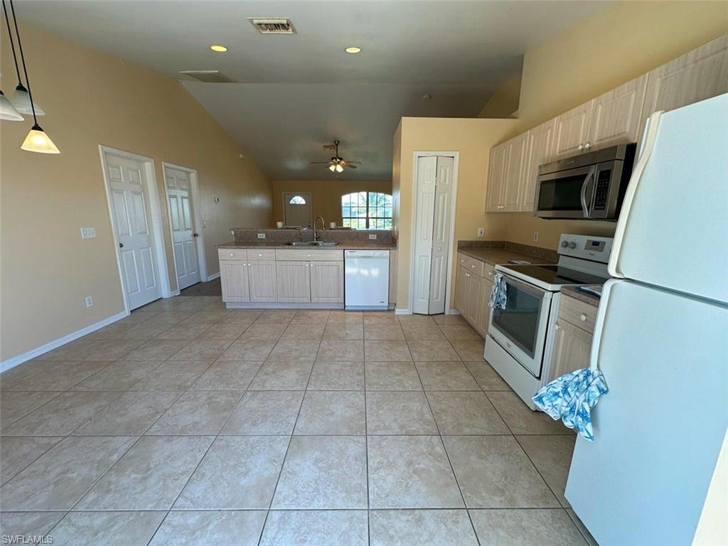 2718 Nw 5th St Property Photo 7