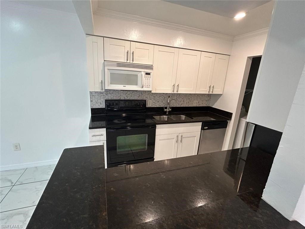 2937 Winkler Ave # 1208 Property Photo 6