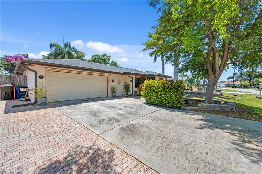 7438 Sea Island Rd Property Photo 1