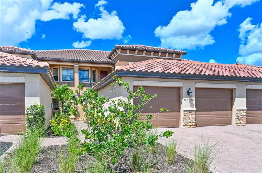 9389 Pocida Ct # 202 Property Photo 2