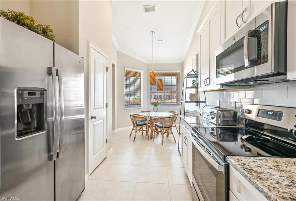 9389 Pocida Ct # 202 Property Photo 8