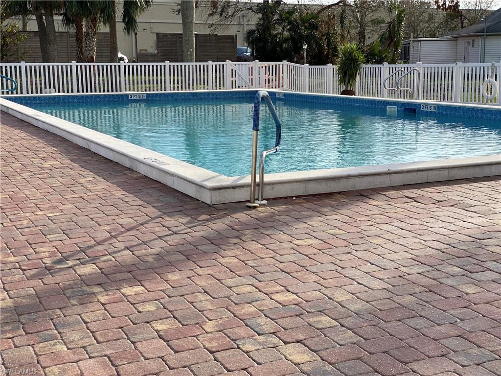 1416 Tropic Ter Property Photo 2