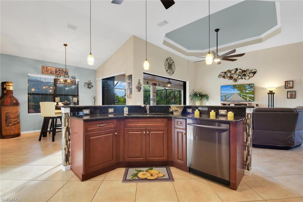 2728 Beach Pkwy W Property Photo 9