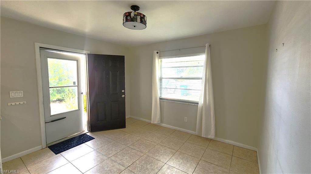4615 Se 4th Pl # A Property Photo 5