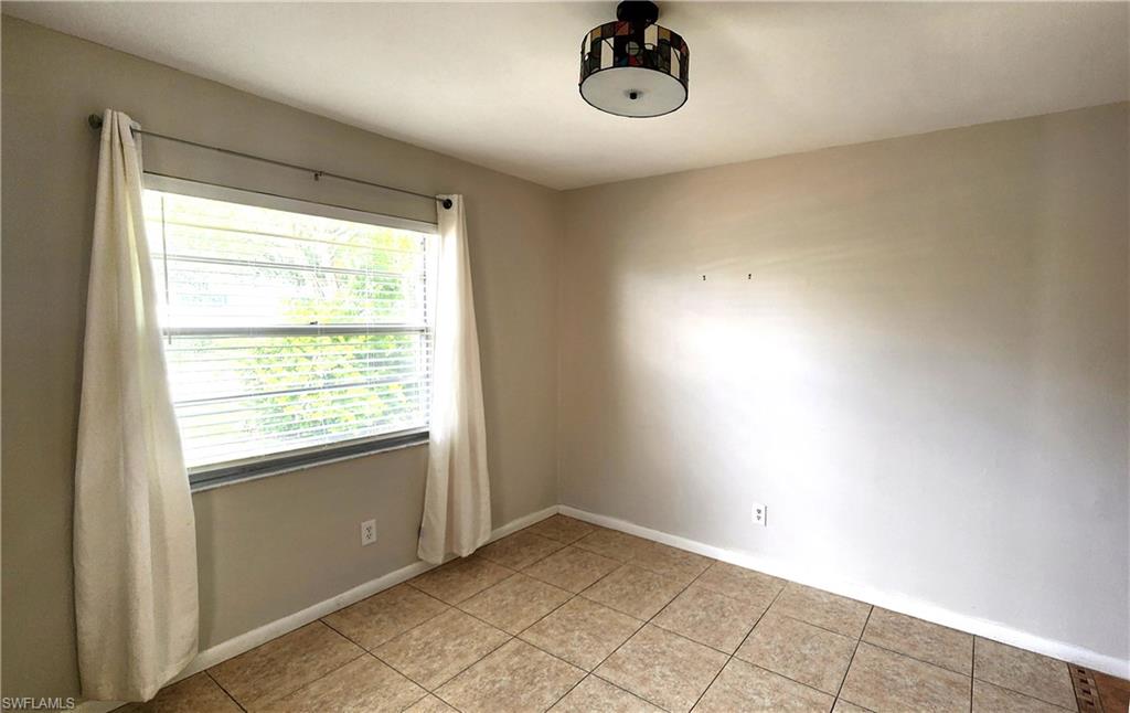 4615 Se 4th Pl # A Property Photo 6