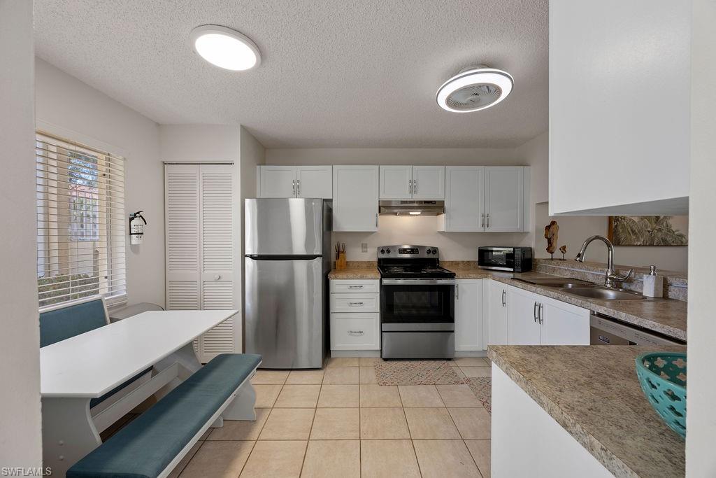 3705 Amberly Cir # F102 Property Photo 3