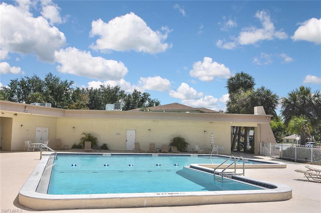 2079 Barkeley Ln # 8 Property Photo 1