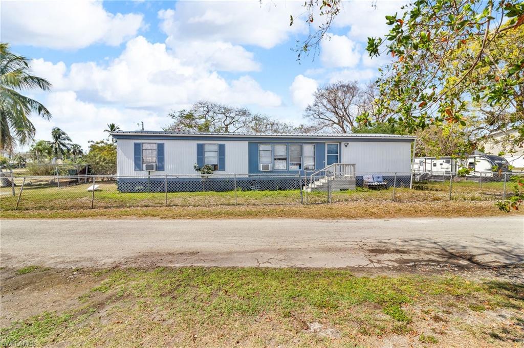 1160 Rewis Dr Property Photo 1