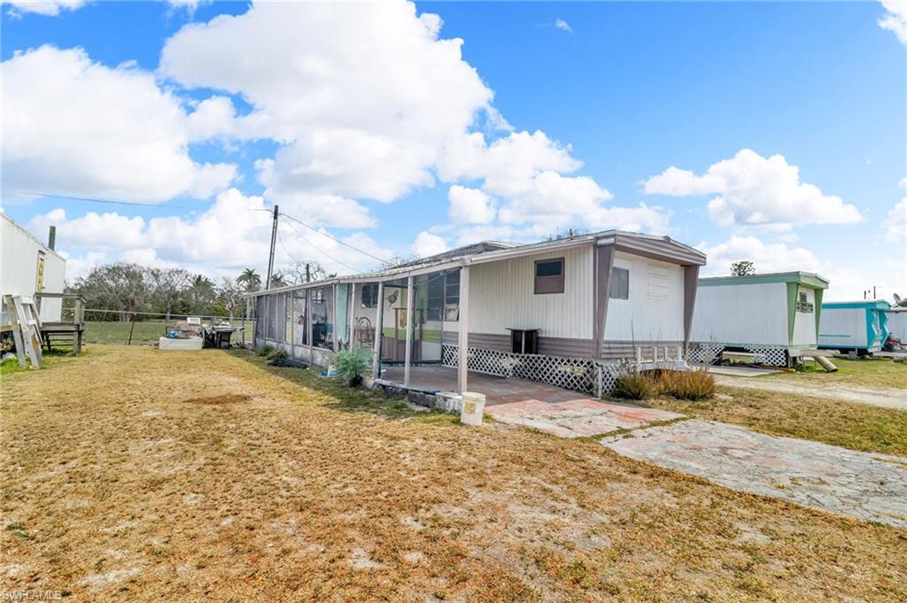 1165 Rewis Dr Property Photo 6