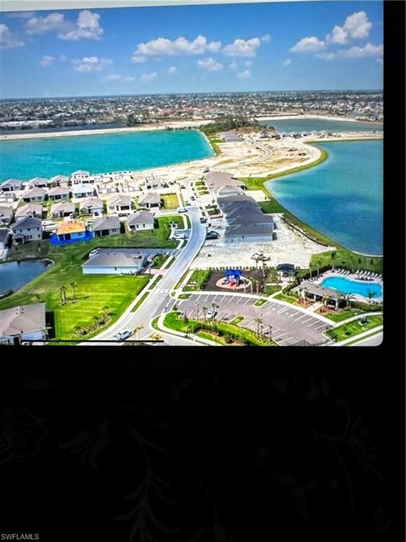 663 Parkshore Lake Ave Property Photo 3