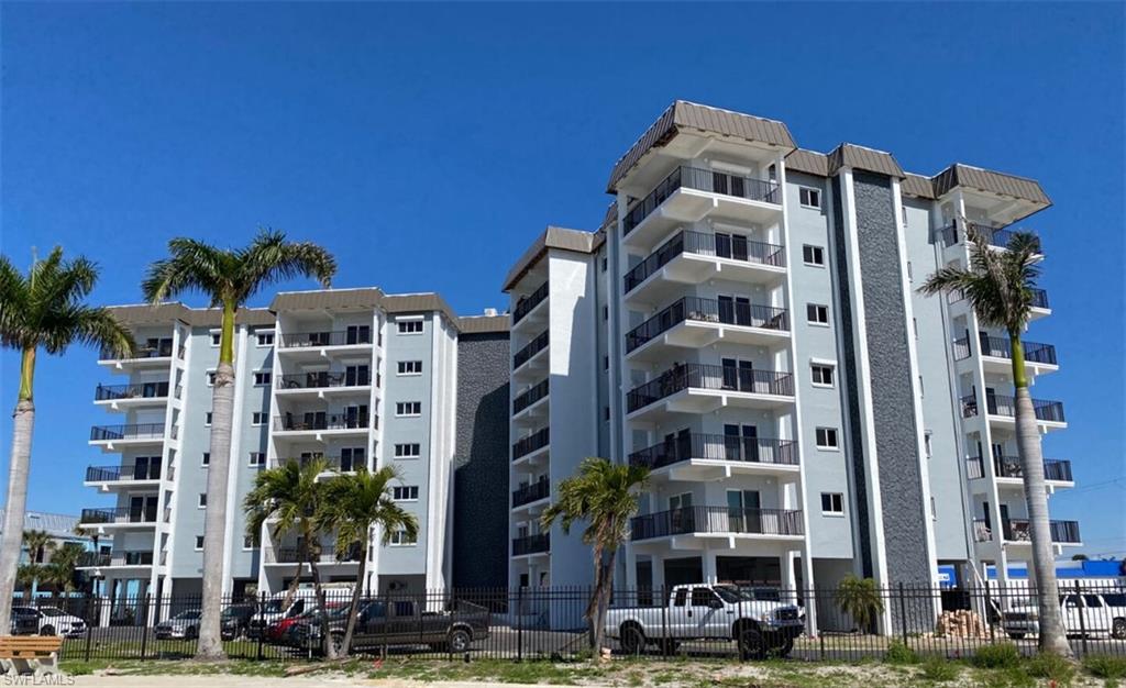 1511 Estero BLVD # 504